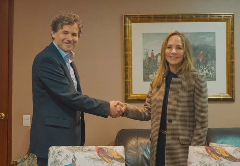 RIMISP – Centro Latinoamericano para el Desarrollo Rural y la ONG holandesa IDH firmaron un acuerdo para fortalecer el comercio justo en el campo colombiano